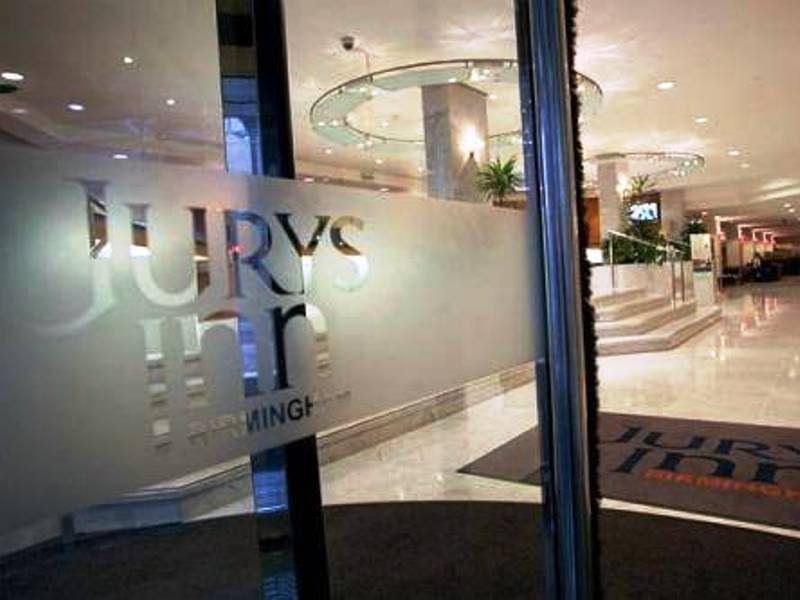 Jurys Inn Birmingham Eksteriør bilde The hotel's entrance