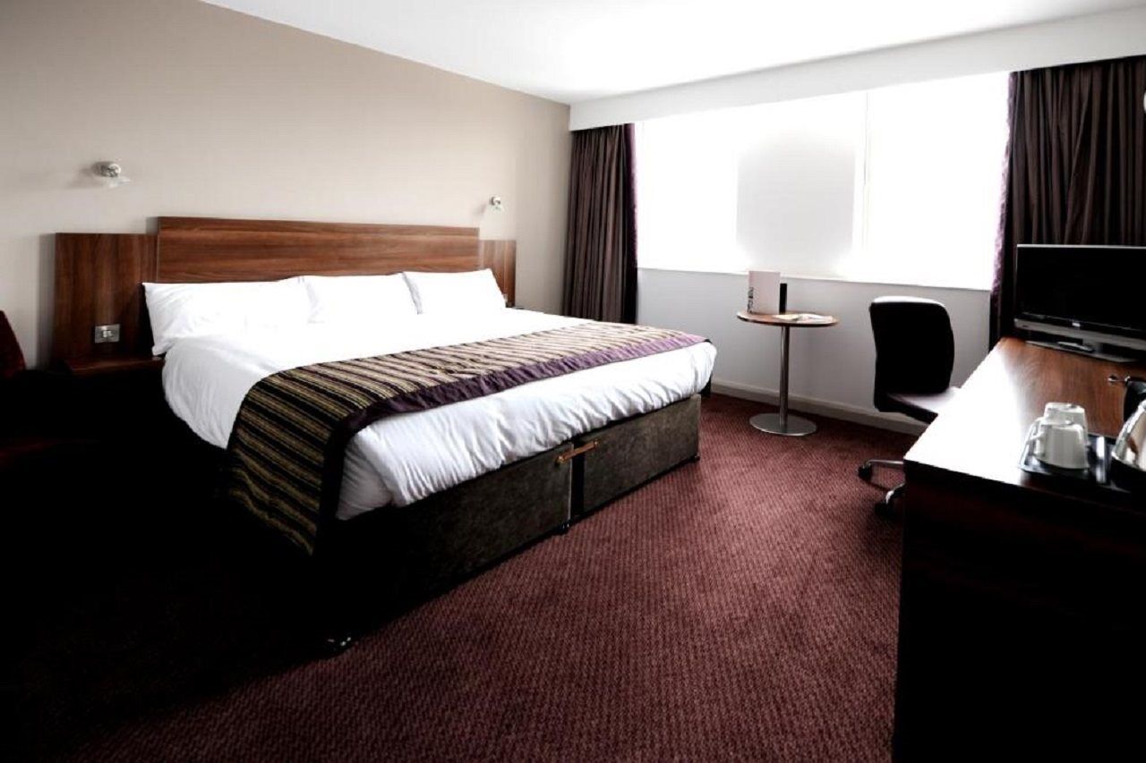 Jurys Inn Birmingham Eksteriør bilde A room at a hotel